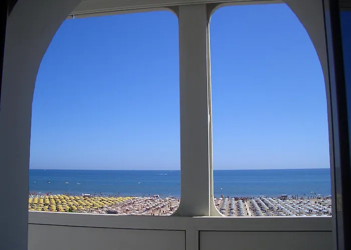 Momo Seaview Hotel